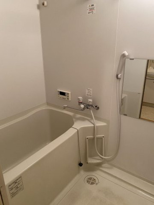 【浴室】 | ウインステージ平尾 | 別号室の写真になります。現況優先。