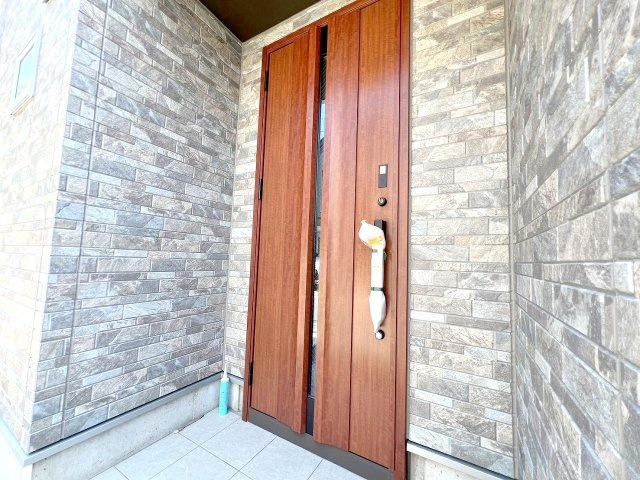 立川市柴崎町1丁目　新築の玄関