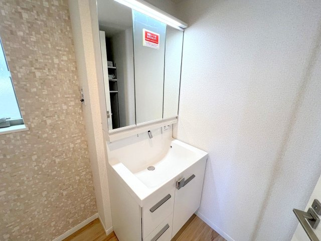 立川市柴崎町1丁目　新築の独立洗面台