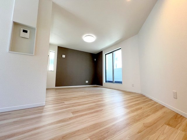 立川市柴崎町1丁目　新築の居間・リビング|食洗器、浴室乾燥、カップボード、宅配ボックス付きです！