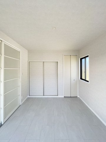 ハイツみずほA棟の洋室|ゆったりした洋室です