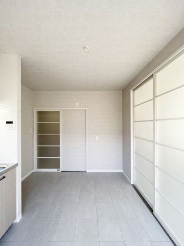 ハイツみずほA棟の居間・リビング|使いやすい居間です