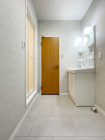 ハイツみずほA棟の洗面所|広い洗面スペース