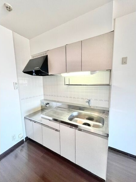 ロイヤルエステートⅢのキッチン