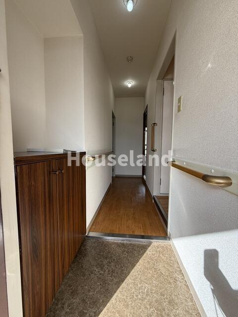 リベラルパレス新留の玄関