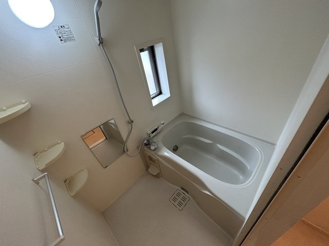 前橋市下小出町２丁目のアパートの浴室