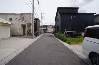 【前面道路含む現地写真】