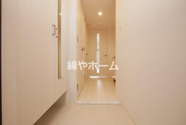 エスリード長居公園PARK AVENUEの玄関|シンプルで使いやすい玄関です