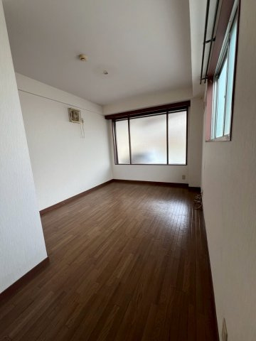 マンション寿藤　黒田の洋室