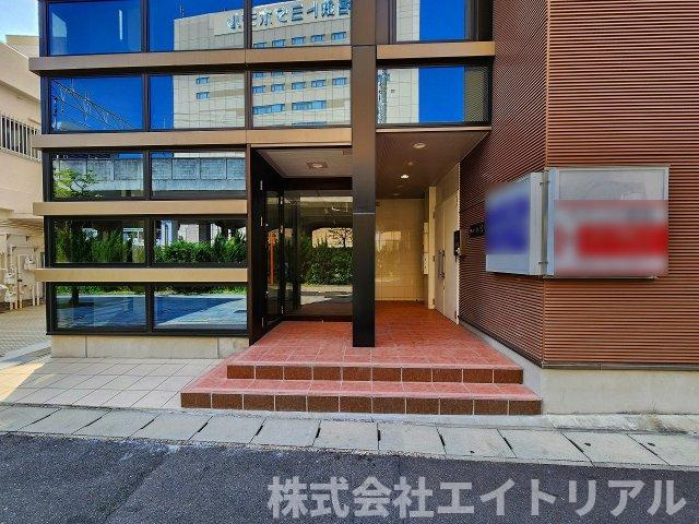 リエート若宮のエントランス