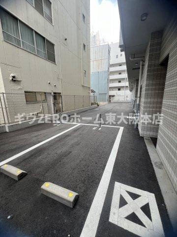 Quintet NAMBAの駐車場