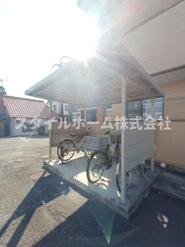 ガーデンコート平松APの駐車場