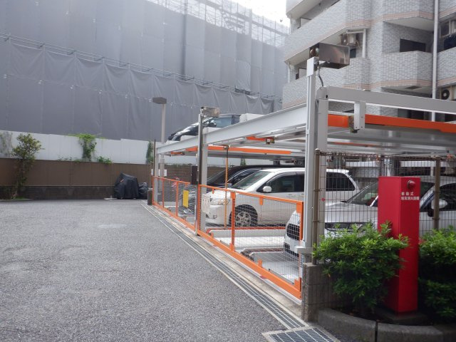 ランドステージ東大島エグゼタワーの駐車場