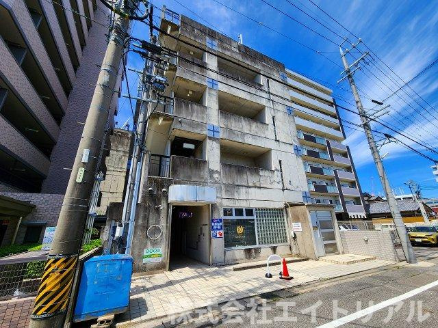 LEPUSビルの外観