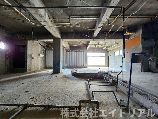 LEPUSビルの内装