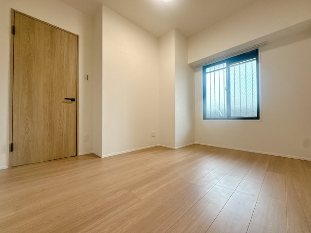 【洋室】 | コアマンション和白東パセオ☆仲介手数料無料☆ | ここは子供部屋にどうですか？明るいお部屋は勉強もはかどるね！