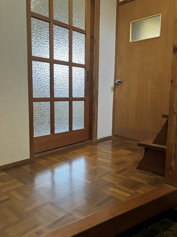 西平山戸建のロビー