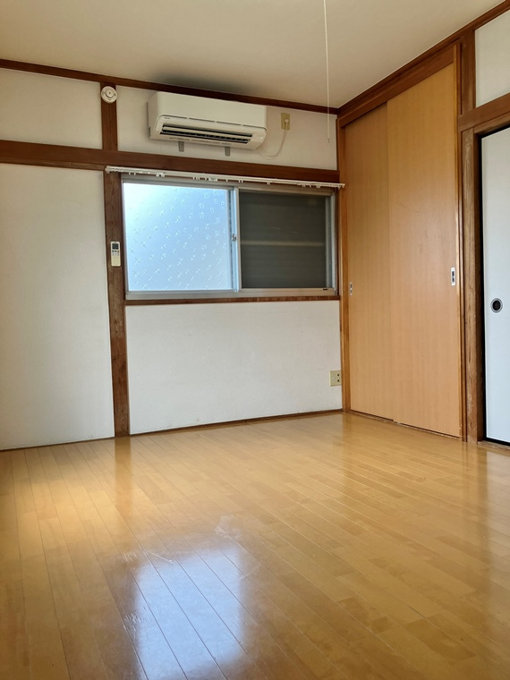 西平山戸建の寝室