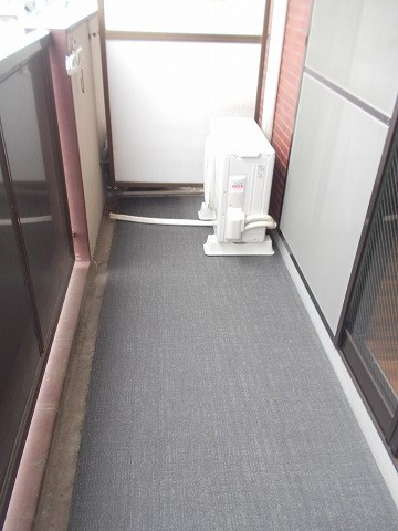 総社駅前ビルのバルコニー