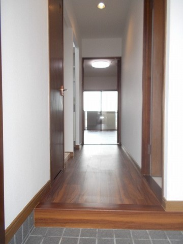 総社駅前ビルの玄関