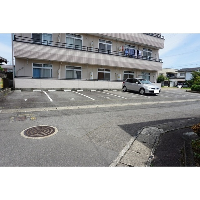 高要コーポ　の駐車場