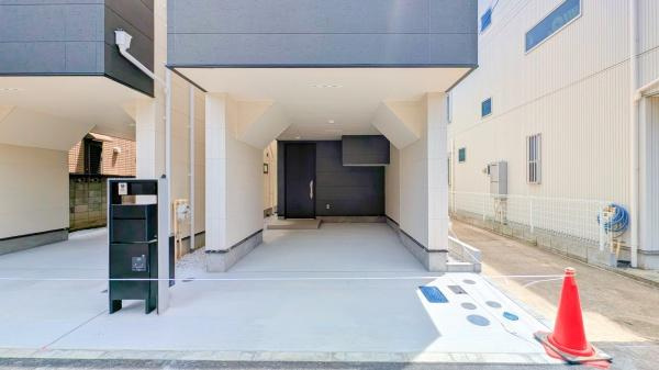 横浜市金沢区洲崎町の新築一戸建の駐車場|奥行きもある広々とした駐車場になります。
