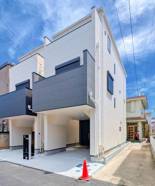 横浜市金沢区洲崎町の新築一戸建の外観|堂々と完成しました！いつでもご案内可能です！
お車でご自宅まで送迎承ります。