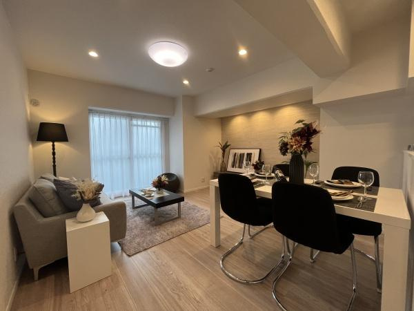 サンハイツ綱島の居間・リビング|みんなが集うLDKはあたたかい日差しが入り込み、自然と楽しい会話が弾む幸せな空間に♪

