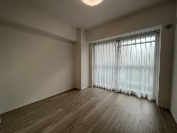 【洋室】 | サンハイツ綱島 | 白とナチュラルの落ち着いたカラーセレクトです
