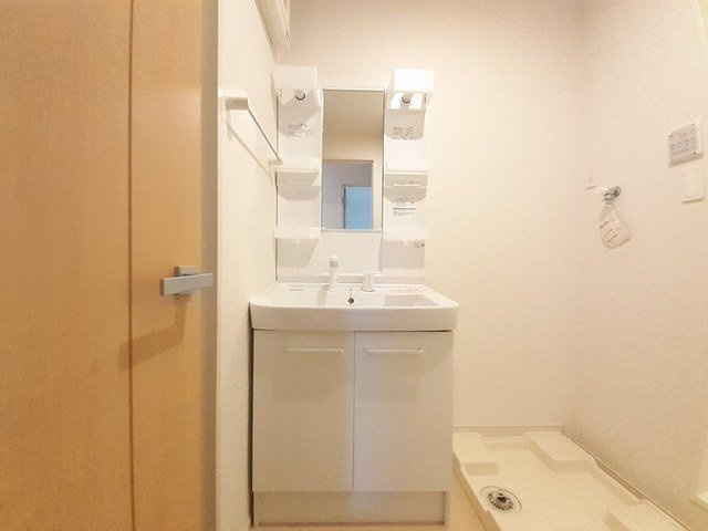 ニューバンブスⅡＢの洗面所|忙しい朝には欠かせない洗面所です