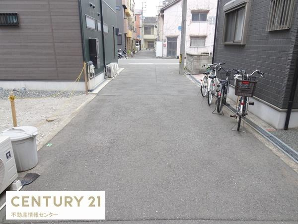 【前面道路含む現地写真】 | 平尾３丁目　倉庫付土地