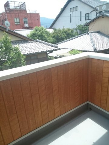 ストロベリー　フィールズＢのバルコニー