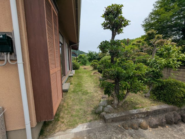 中古戸建　下室田町の庭|和風のお庭です。ゆっくりと時間をかけた庭造りもできそうです。