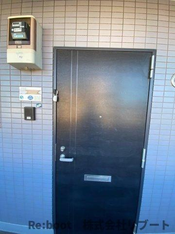 ブルームライフ市川（旧エヴァーグリーン市川）の玄関