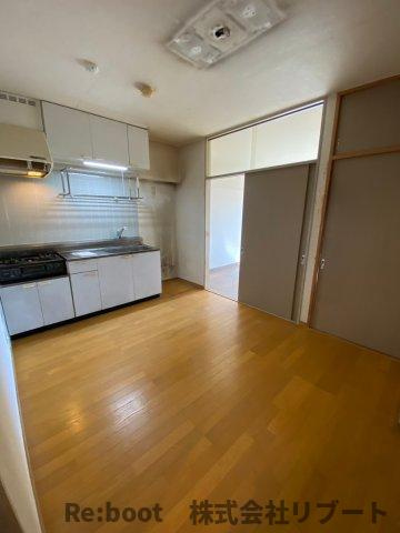 ブルームライフ市川（旧エヴァーグリーン市川）の居間・リビング