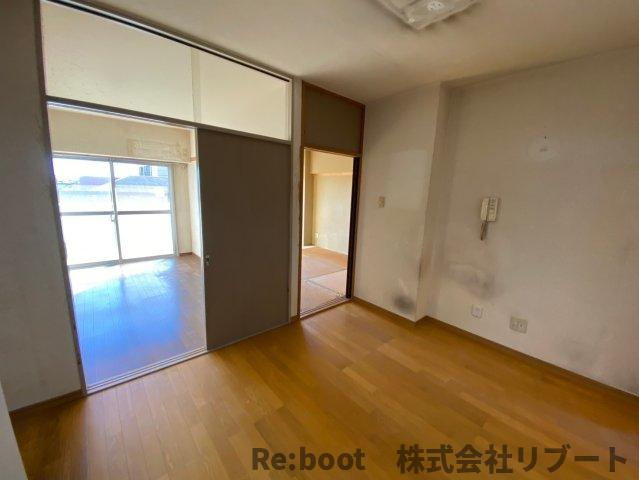 ブルームライフ市川（旧エヴァーグリーン市川）の居間・リビング