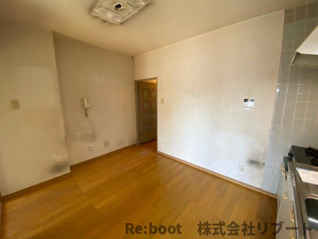 ブルームライフ市川（旧エヴァーグリーン市川）の居間・リビング