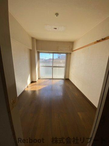 ブルームライフ市川（旧エヴァーグリーン市川）の洋室