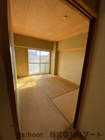 ブルームライフ市川（旧エヴァーグリーン市川）の和室