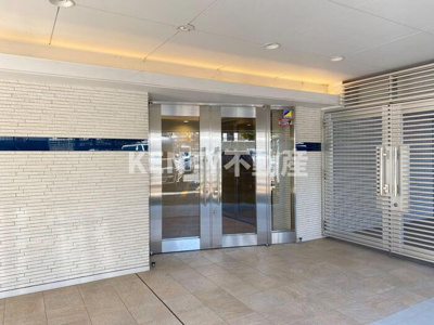 【エントランス】 | ＣＯＵＲＴ　ＢＲＥＥＺＥ　多摩川 | エントランス