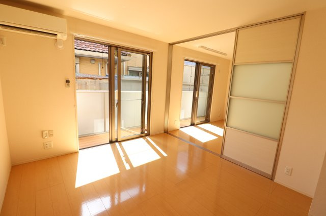 エフハウスの居間・リビング