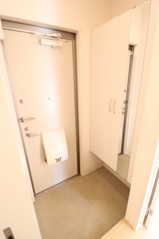 エフハウスの玄関