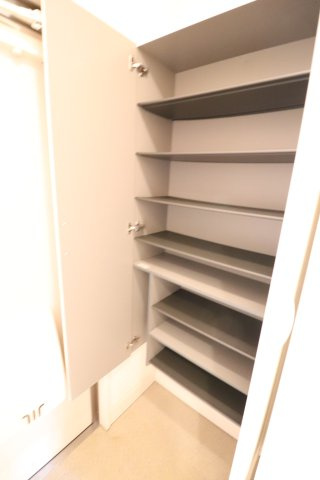 エフハウスの玄関