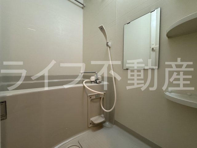 アルベージュ八戸ノ里Ⅰ番館の浴室|落ち着いた空間のお風呂です