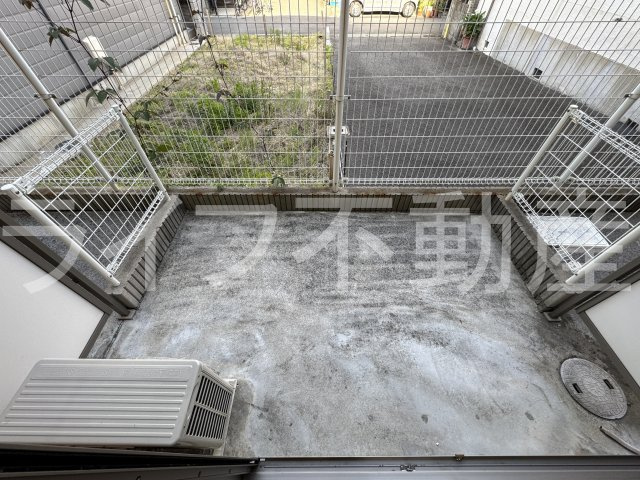 アルベージュ八戸ノ里Ⅰ番館のバルコニー|外からの目が気にならないバルコニーで洗濯物が干せます