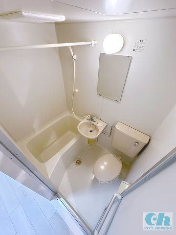 クイーン小金井 205号室の浴室