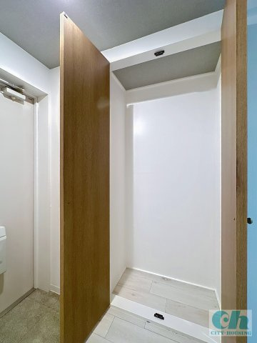 クイーン小金井 205号室の収納