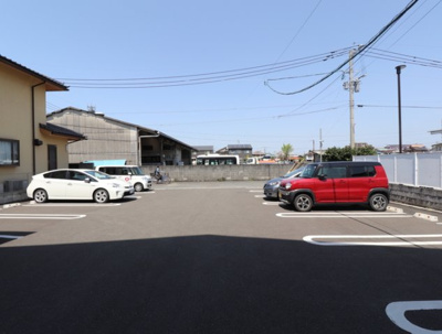 【駐車場】 | レーヴ新地 | レーヴ新地 駐車場