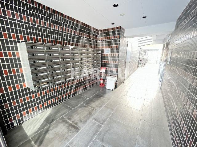 ウインズコート都島のロビー|ゆとりのあるロビーです