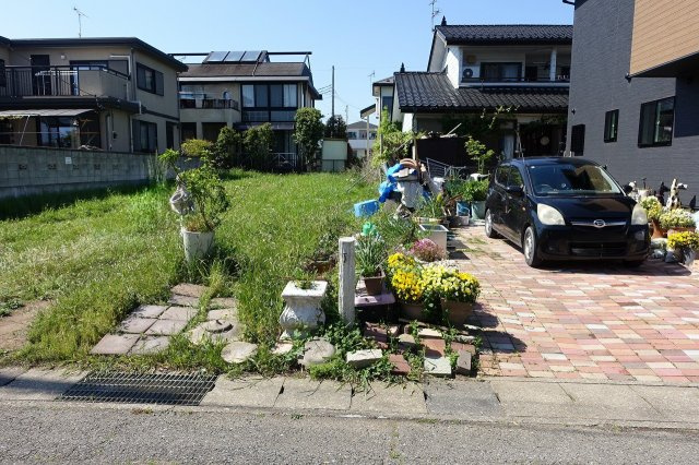 高崎市福島町　売地の外観|東側境界を南から北方向